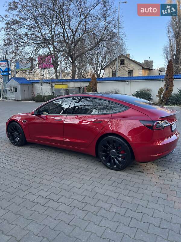Tesla Model 3 (2022)