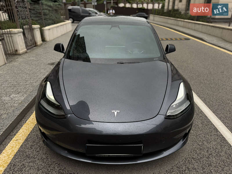 Tesla Model 3 (2021)