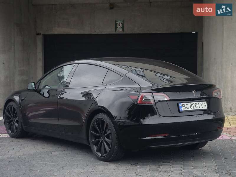 Tesla Model 3 (2021)