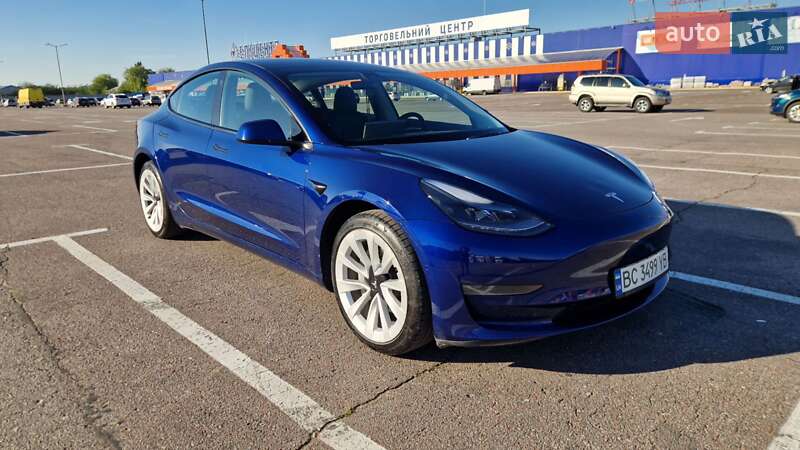 Tesla Model 3 (2022)
