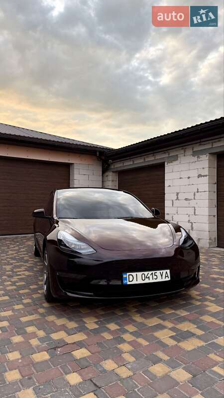 Tesla Model 3 (2022)