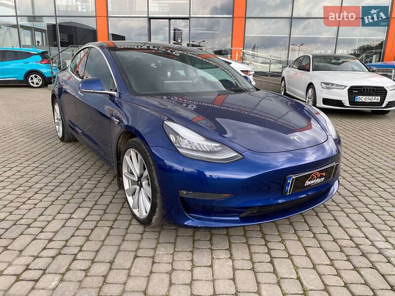 Tesla Model 3 (2020)