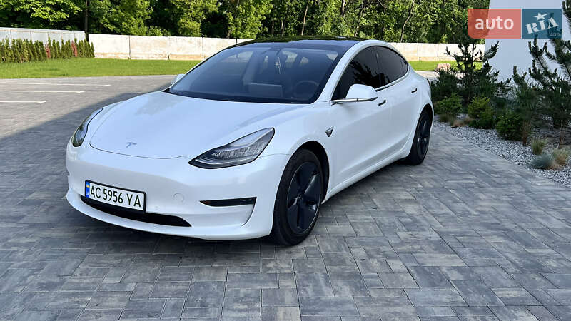 Tesla Model 3 (2020)