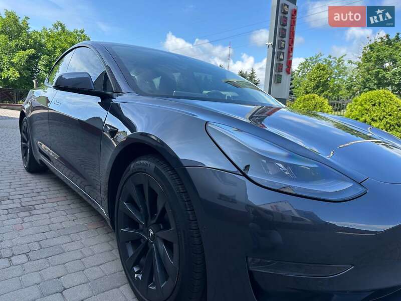 Tesla Model 3 (2021)