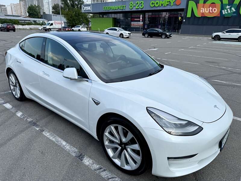 Tesla Model 3 (2020)
