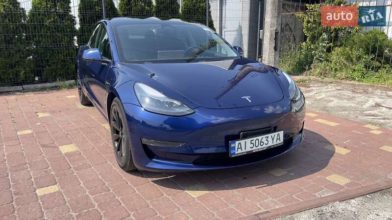 Tesla Model 3 (2022)