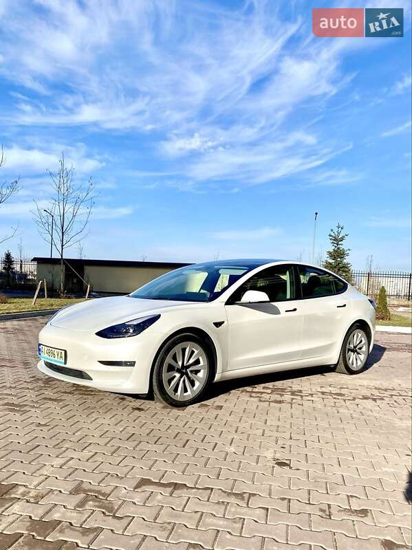 Tesla Model 3 (2022)