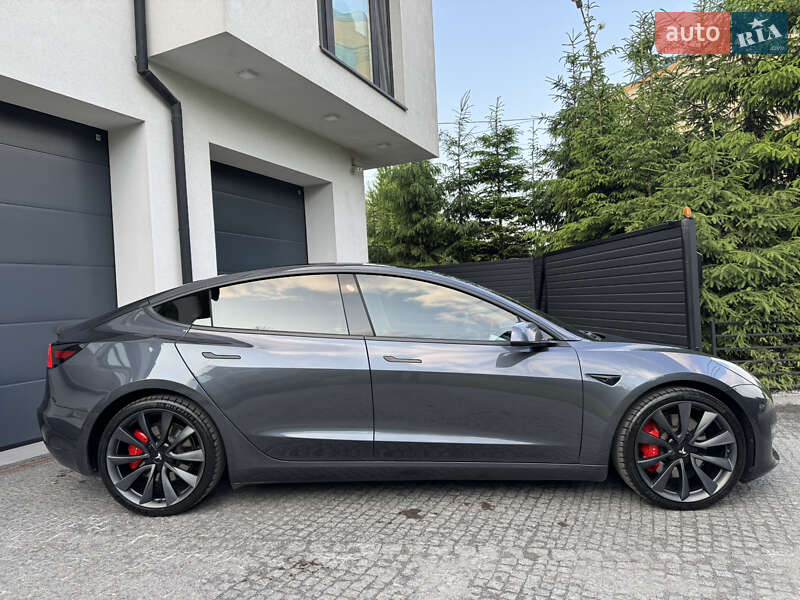 Tesla Model 3 (2019)