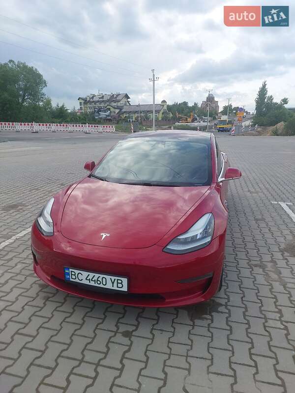 Tesla Model 3 (2018)
