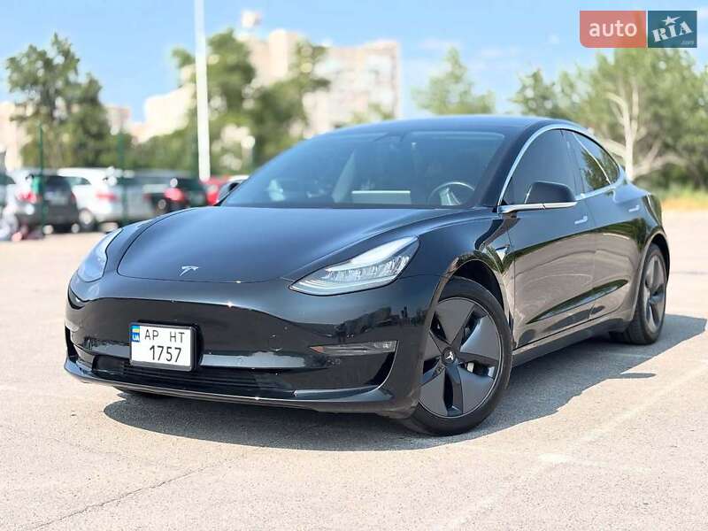 Tesla Model 3 (2019)