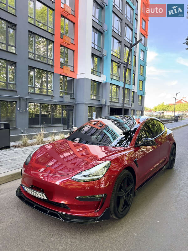 Tesla Model 3 (2018)
