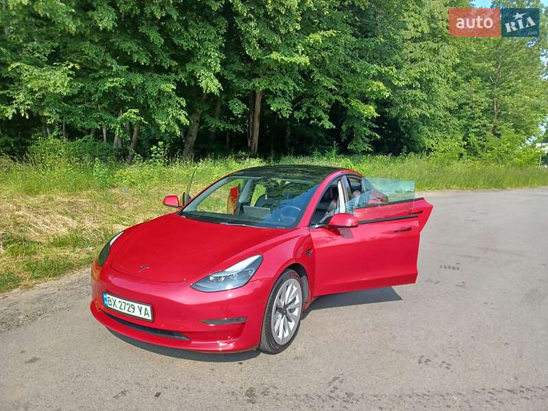 Tesla Model 3 (2022)