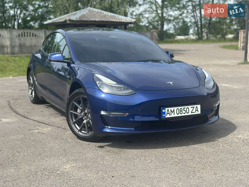 Tesla Model 3 (2022)
