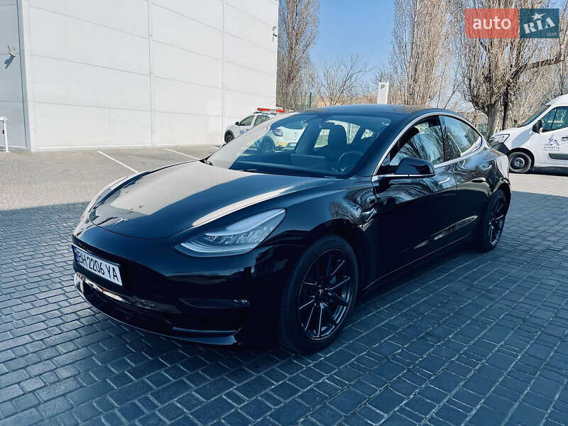 Tesla Model 3 (2020)