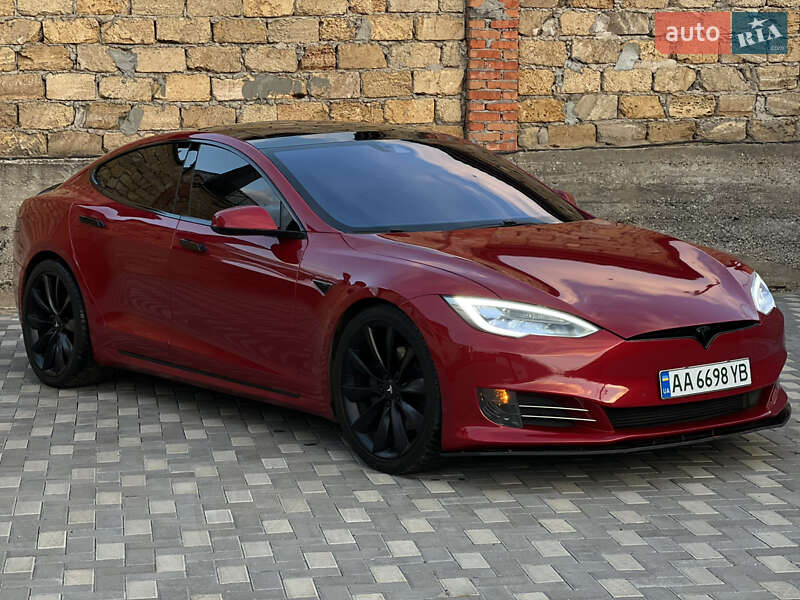 Tesla Model s (2016)