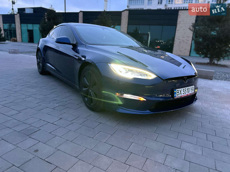 Tesla Model s (2021)