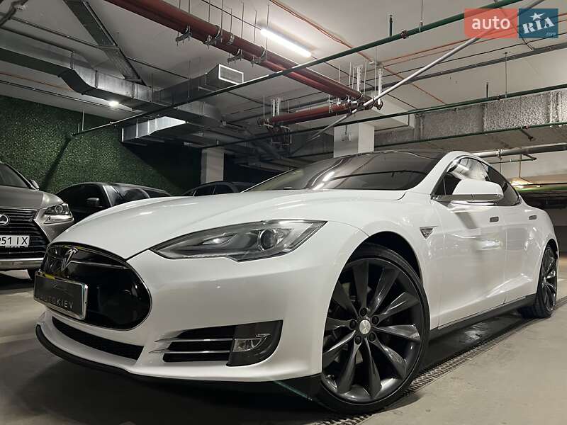Tesla Model s (2013)