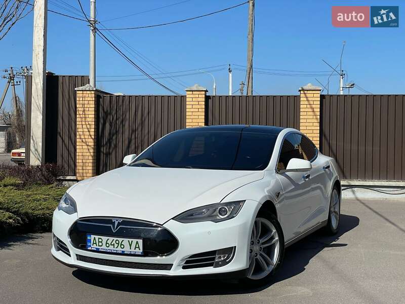 Tesla Model s (2014)