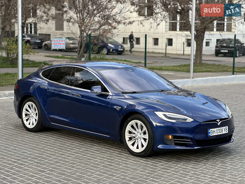 Tesla Model s (2016)