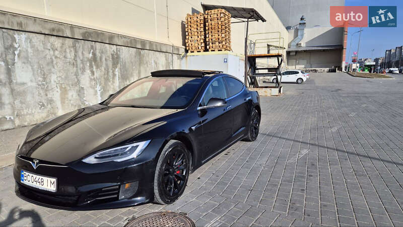 Tesla Model s (2017)