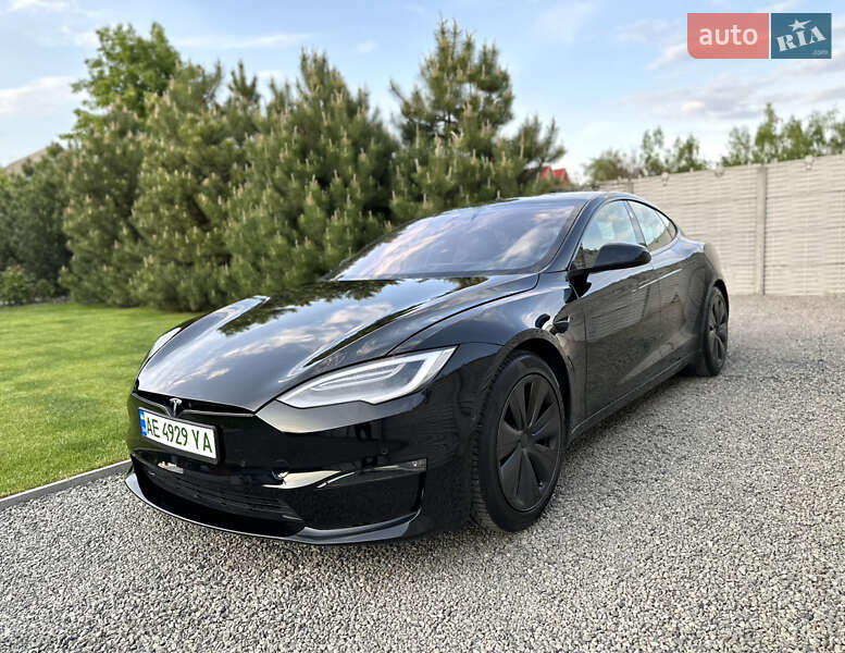 Tesla Model s (2021)