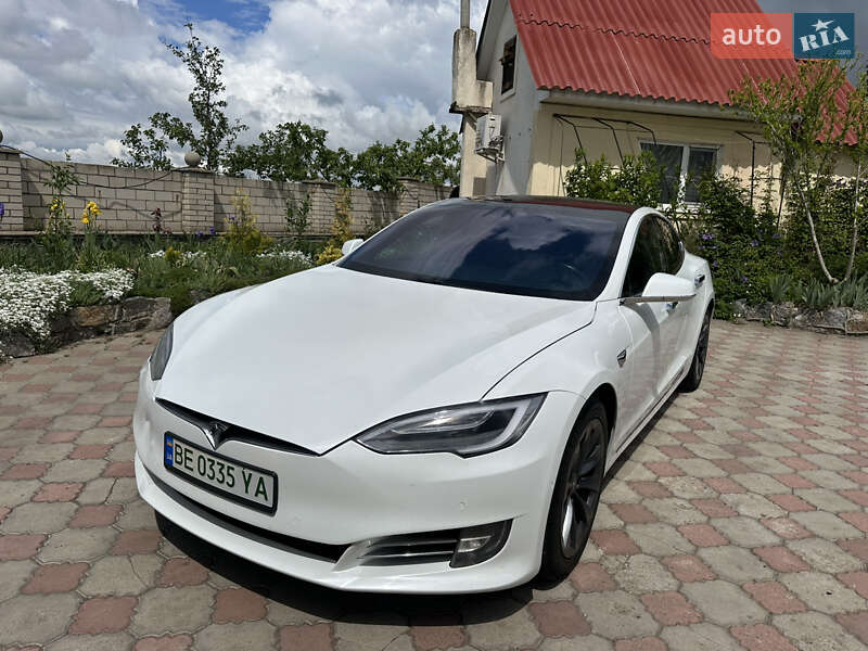 Tesla Model s (2020)
