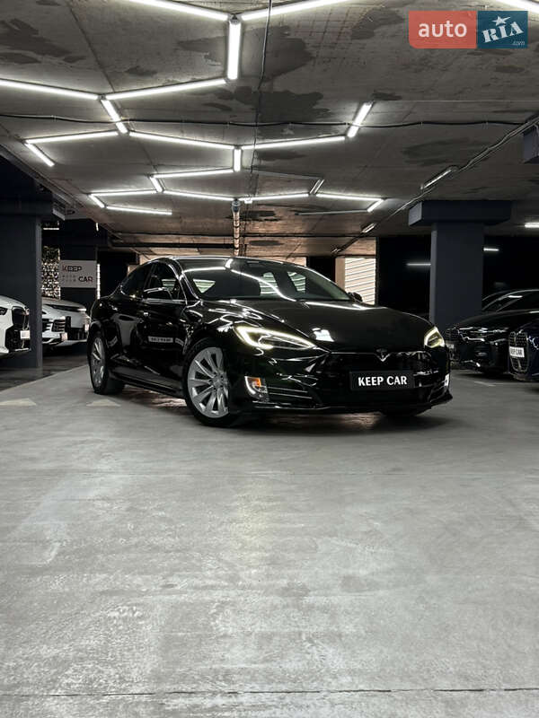 Tesla Model s (2017)