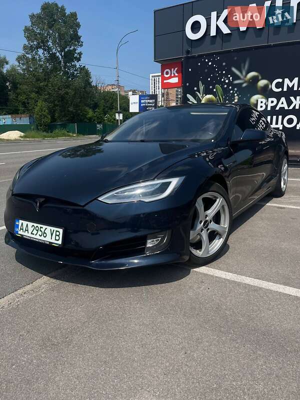Tesla Model s (2014)