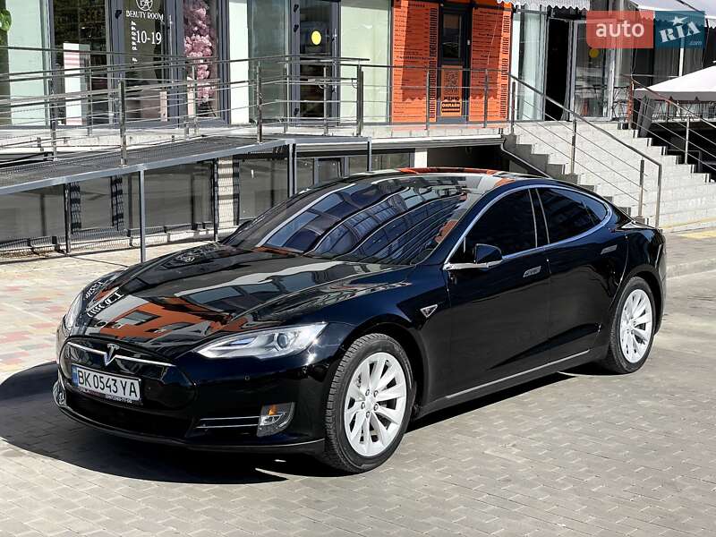 Tesla Model s (2014)