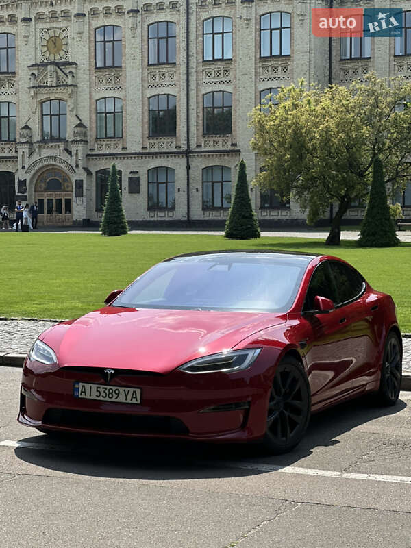 Tesla Model s (2021)