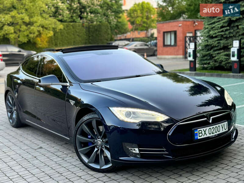 Tesla Model s (2014)