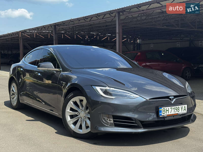 Tesla Model s (2016)