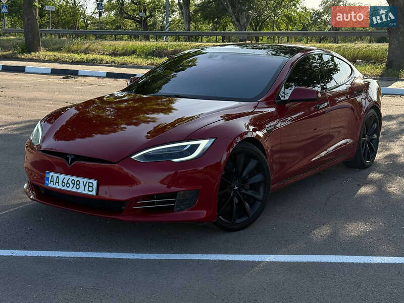 Tesla Model s (2016)