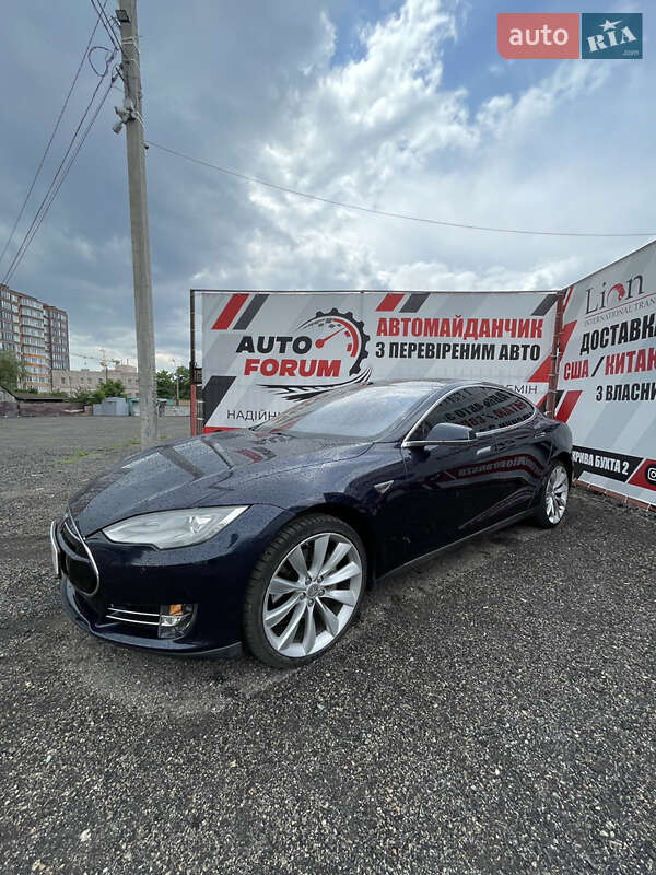 Tesla Model s (2013)