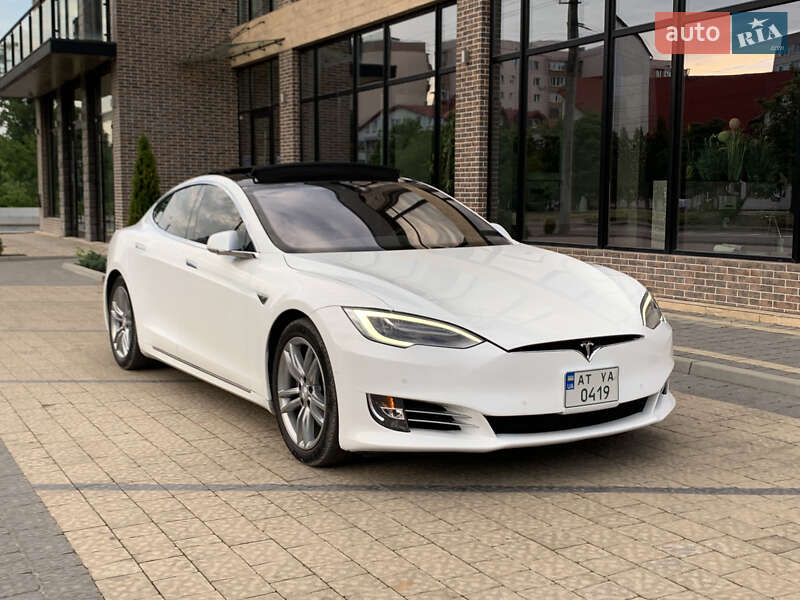 Tesla Model s (2016)