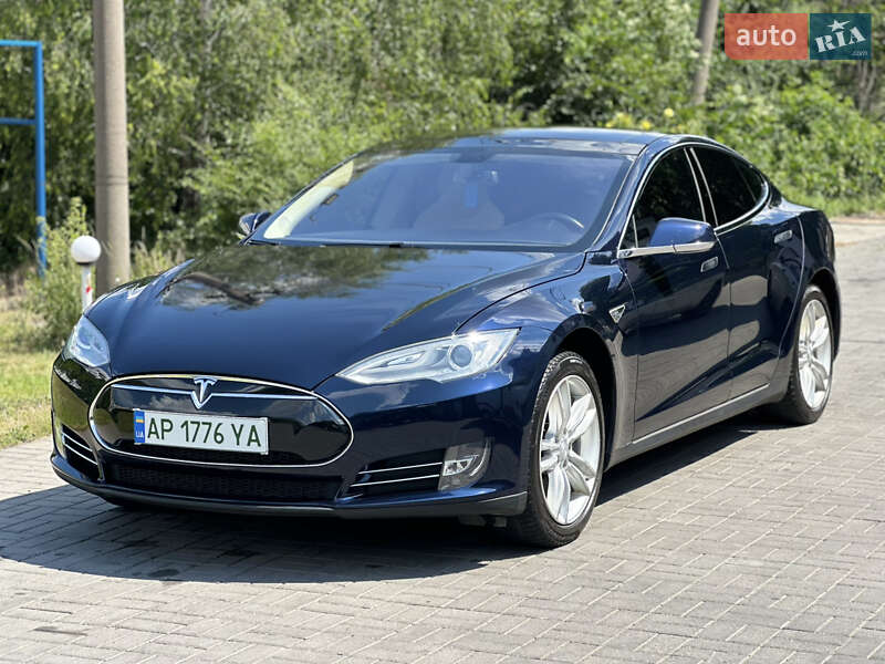 Tesla Model s (2013)