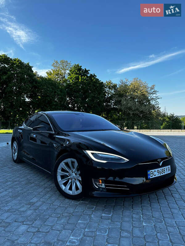 Tesla Model s (2016)