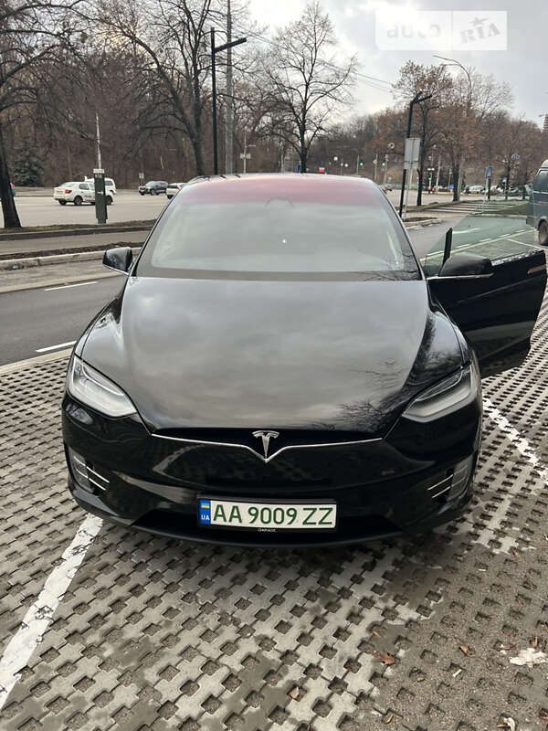 Tesla Model x (2020)