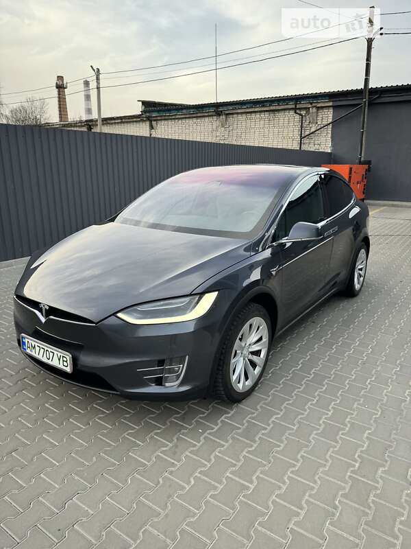 Tesla Model x (2018)