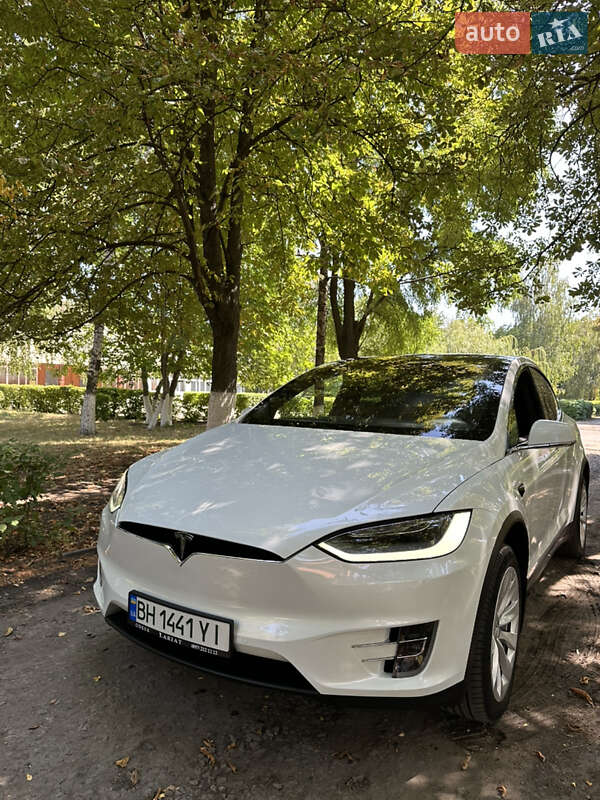 Tesla Model x p90d (2017)