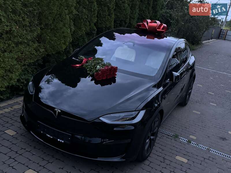 Tesla Model x (2023)