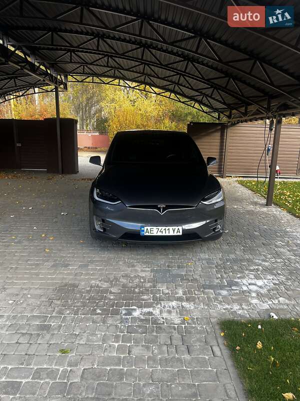 Tesla Model x (2018)