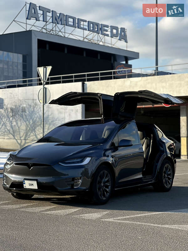 Tesla Model x (2018)