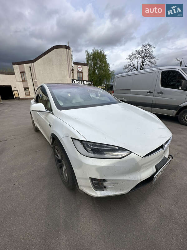 Tesla Model x (2019)