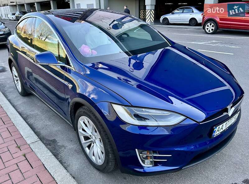 Tesla Model x (2019)