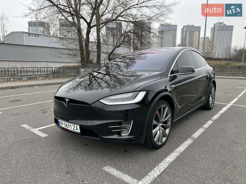 Tesla Model x (2015)