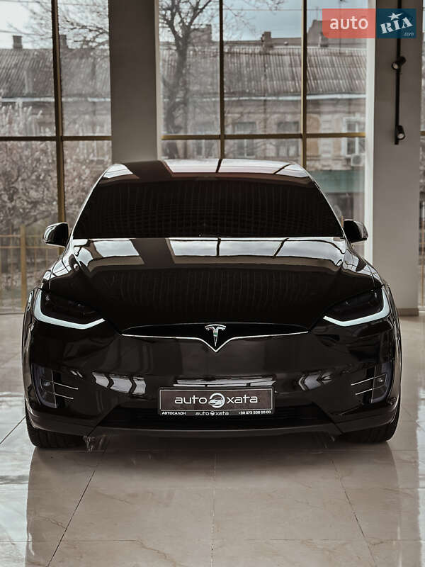 Tesla Model x (2016)