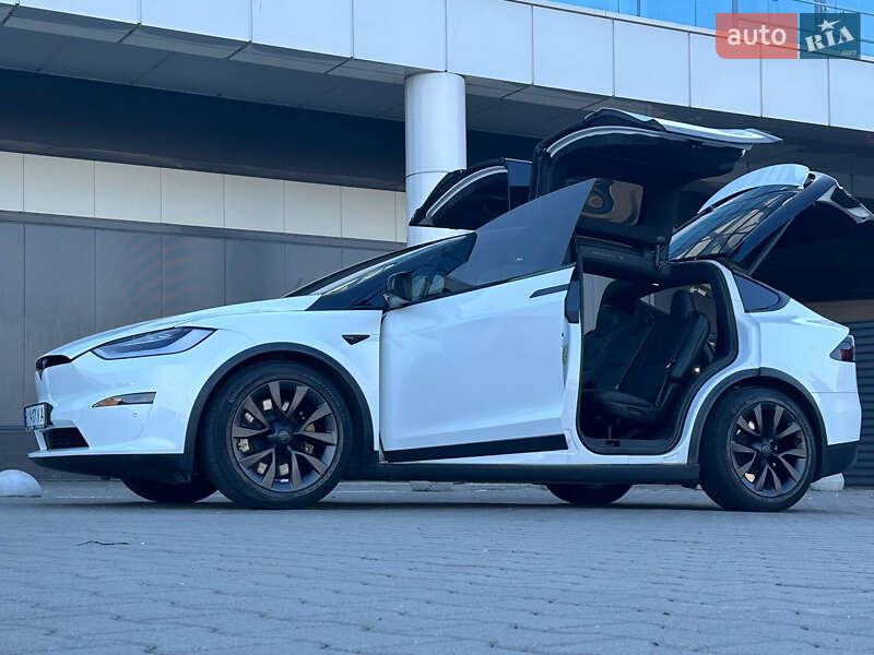 Tesla Model x (2022)