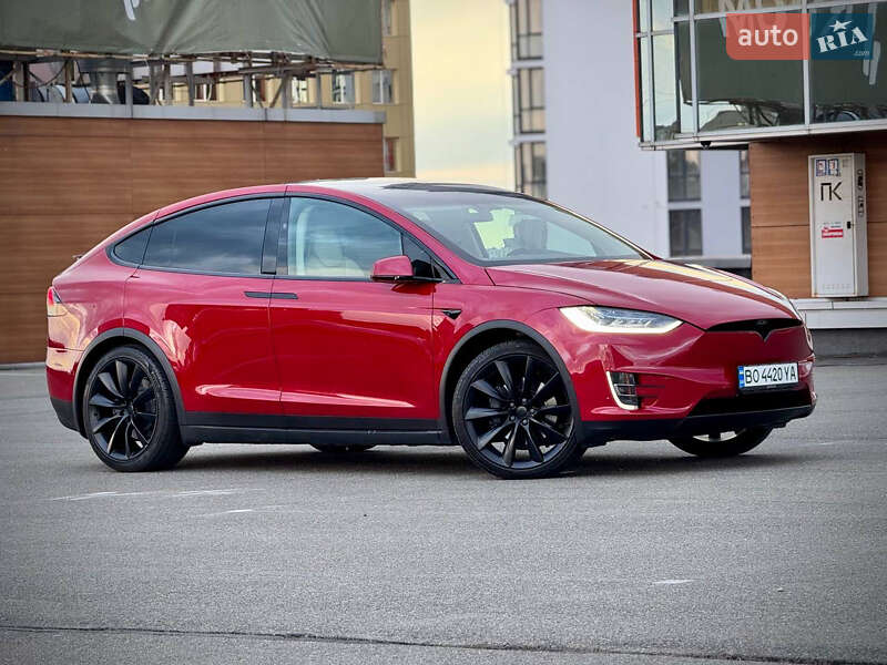 Tesla Model x (2019)
