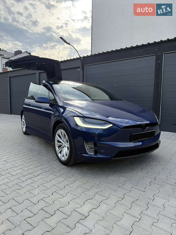 Tesla Model x (2017)